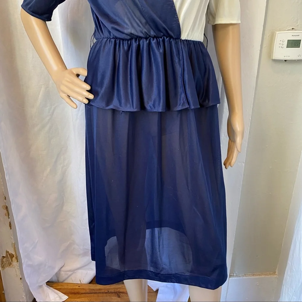 Vintage Sally Lou Colorblock Peplum Dress | Navy & Ivory Chiffon | 80s Midi | SM - Picture 4 of 11